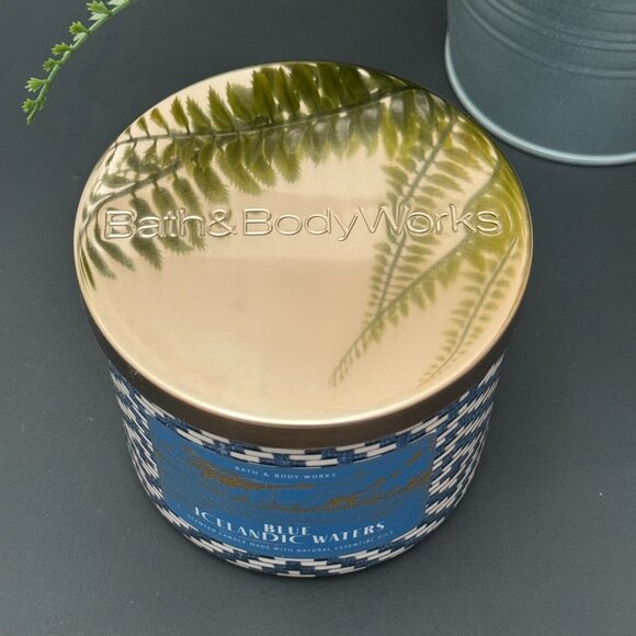 BBW Blue Icelandic Waters (Deep Blue Sea) Bath & Body Works 3 Wick Candle - Picture 4 of 10